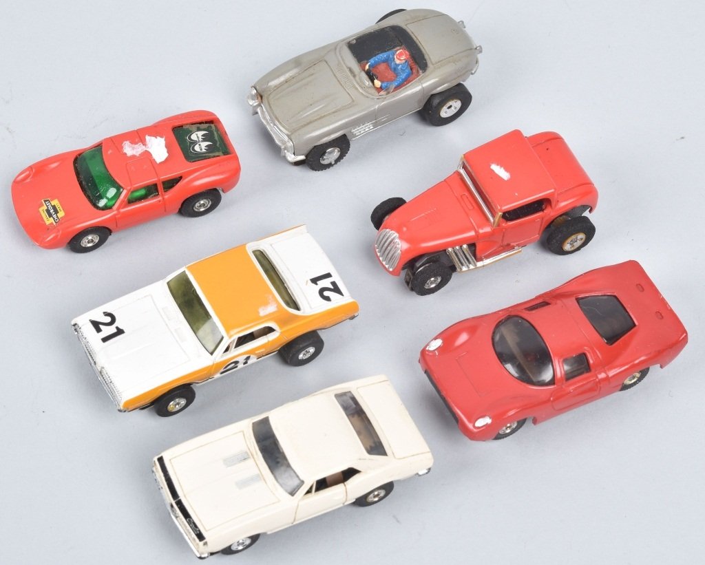 VINTAGE HO AURORA SLOT CARS GROUP OF 6 (1 of 5)