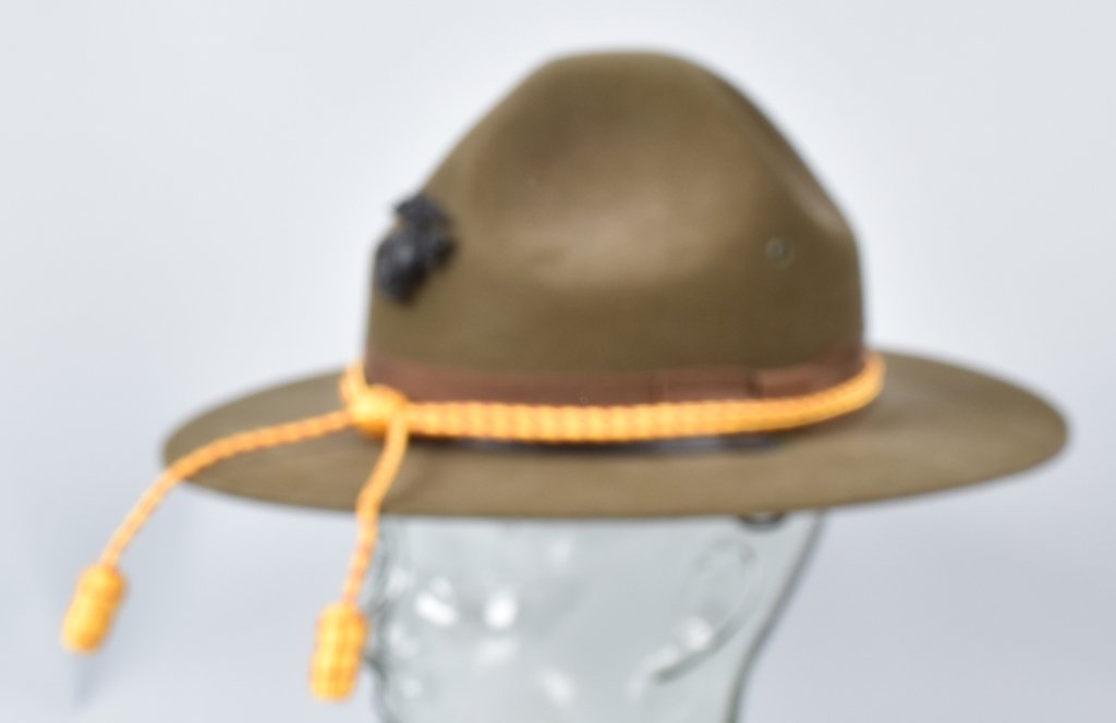 U.S. MARINE CORPS DRILL INSTRUCTORS HAT: Very nice original drill instructors hat. Tag marked &:35215, A40:Even, 3/4" F. Has insignia and hat cord. Excellent