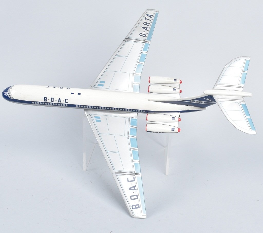JAPAN Tin Friction B.O.A.C. JET LINER (1 of 5)