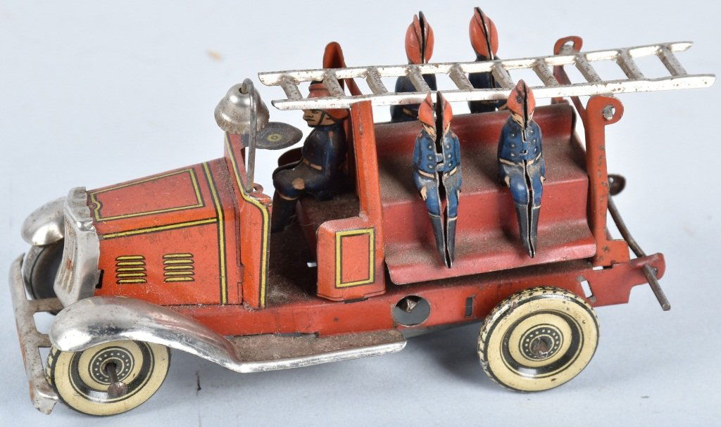 GERMAN Tin Windup FIRE ENGINE (1 of 5)