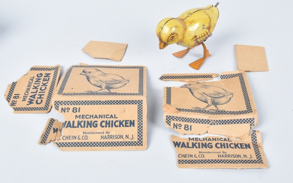 CHEIN Tin Windup CHICK w/ BOX (1 of 4)