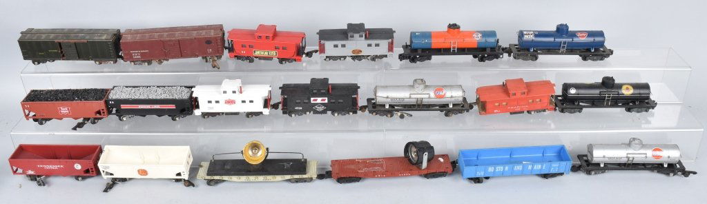 AMERICAN FLYER HUGE LOT OF ROLLING STOCK (1 of 4)