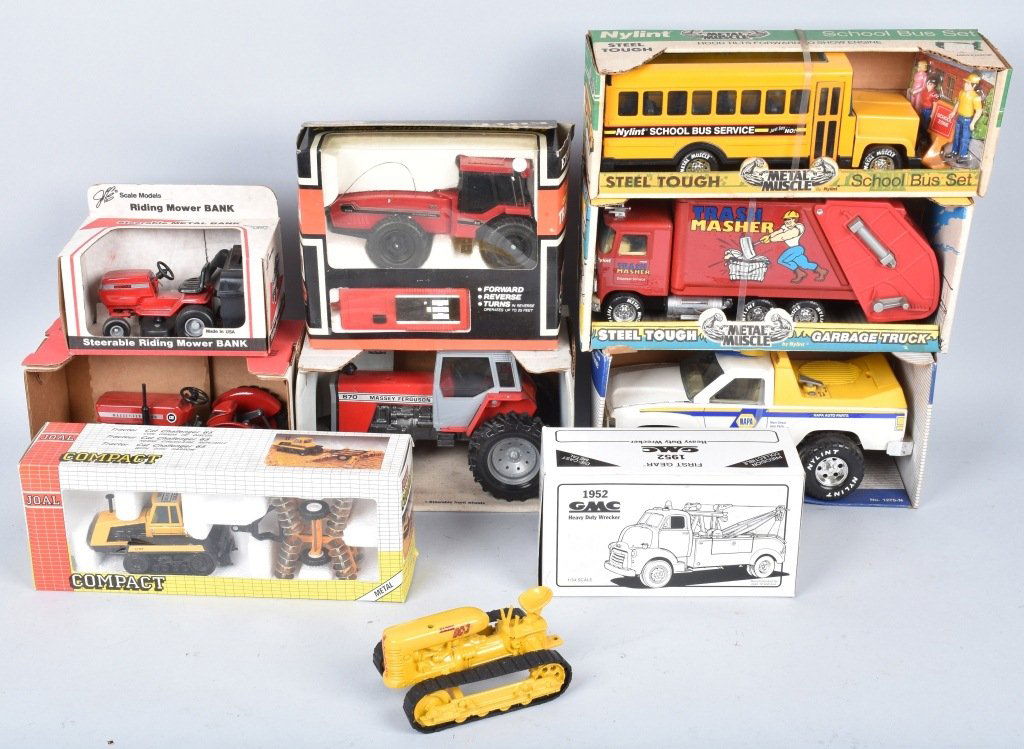 LOT OF 10 TRUCKS & TRACTORS CRAWLER (1 of 5)