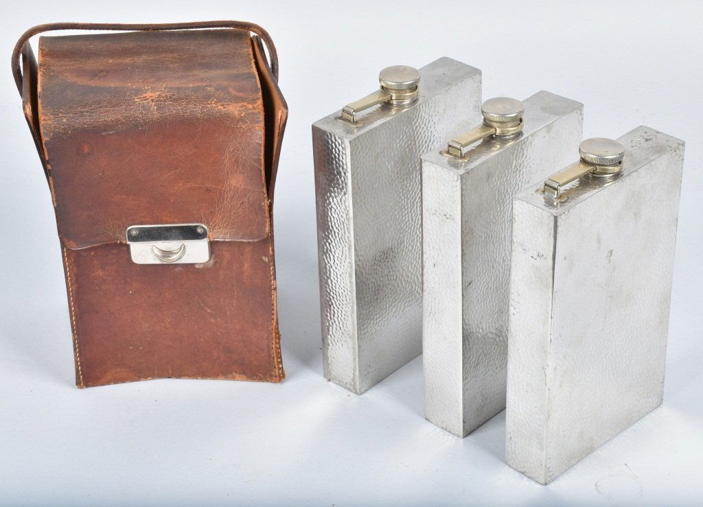 E & JB HAMMERED SILVERPLATE 3- PIECE FLASK SET (1 of 4)