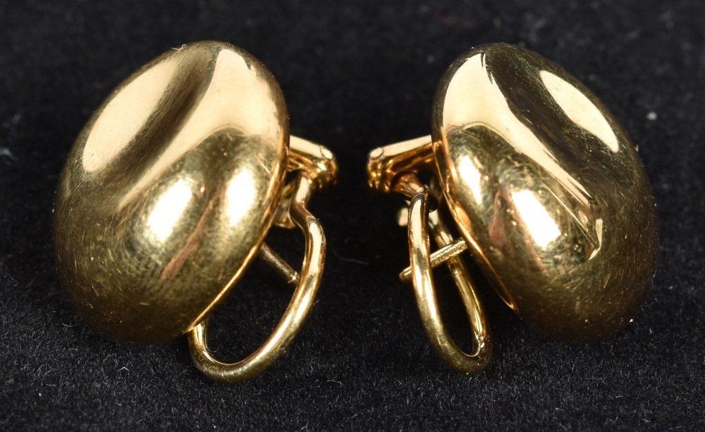 TIFFANY ELSA PERETTI 18kt GOLD EAR RINGS: Beautiful pair of Tiffany Elsa Peretti Ear Rings in 18kt Gold. Signed on Back. Excellent