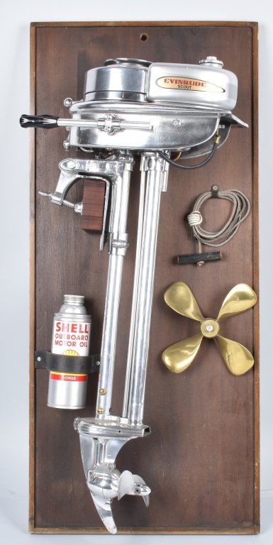 EVINRUDE SCOUT OUTBOARD BOAT MOTOR DISPLAY (1 of 4)