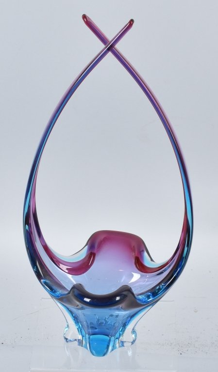 MID-CENTURY CHALET ART GLASS BASKET VASE (1 of 4)