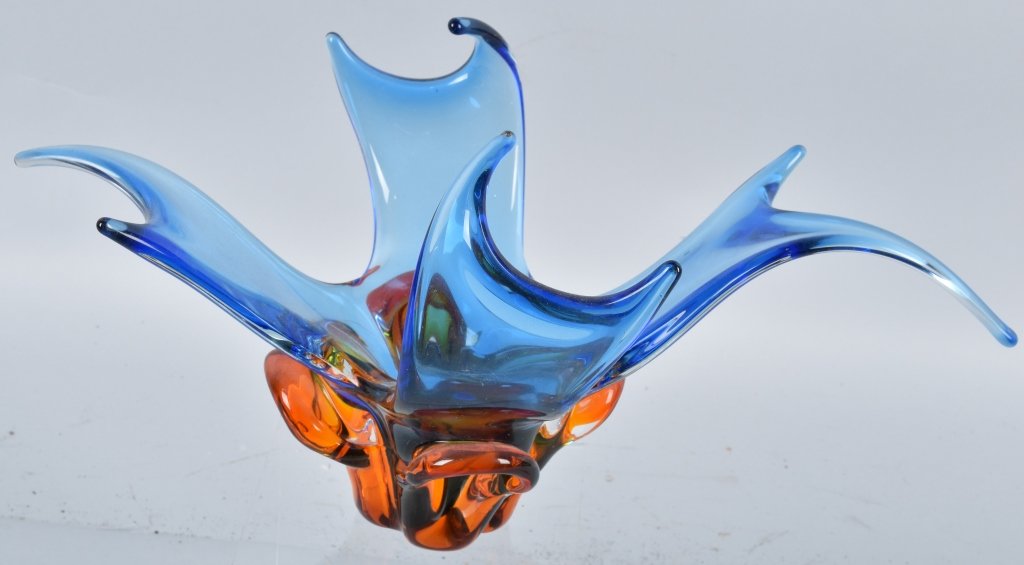 MID-CENTURY CHALET ART GLASS STRETCH ARM VASE (1 of 4)
