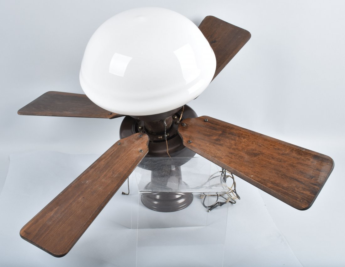 EMERSON ELECTRIC CEILING FAN, VINTAGE (1 of 3)