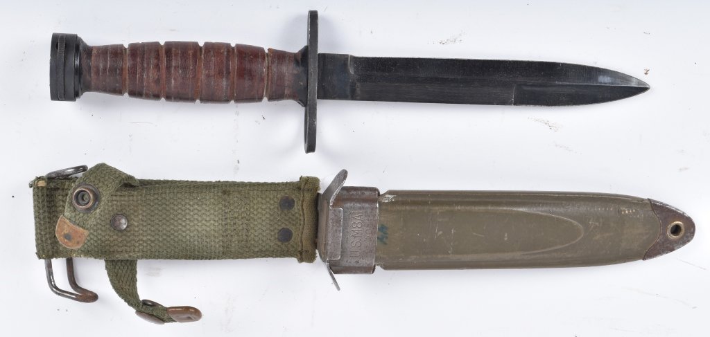US M1 CARBINE BAYONET & SCABBARD M8A1: Nice M1 Carbine Bayonet with leather handle. No marking on bayonet. Scabbard marked USM8A1 WD. Nice with some patina. Very Good-Excellent