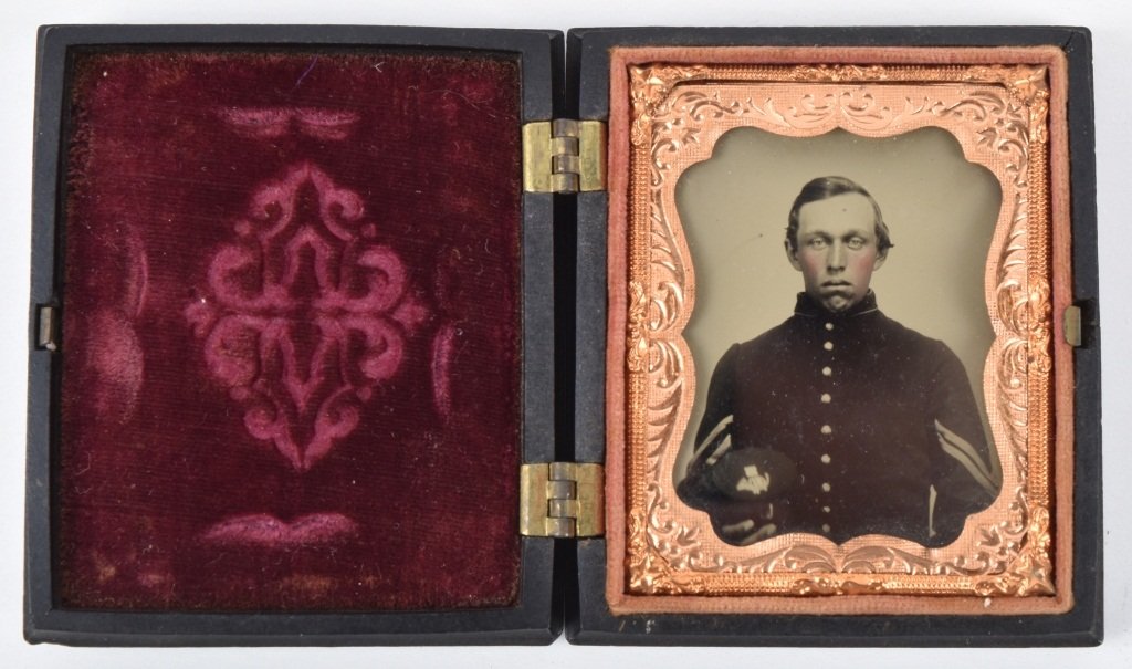 CIVIL WAR 1/9 PLATE RUBY AMBROTYPE CORPORAL: Very nice 1/9th plate image of Federal Corporal, housed in a very good Union Case. Excellent clarity and contrast. Excellent