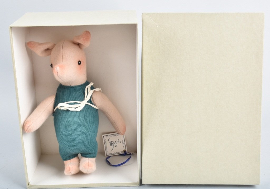 R. JOHN WRIGHT LIFESIZE PIGLET NMIB (1 of 3)