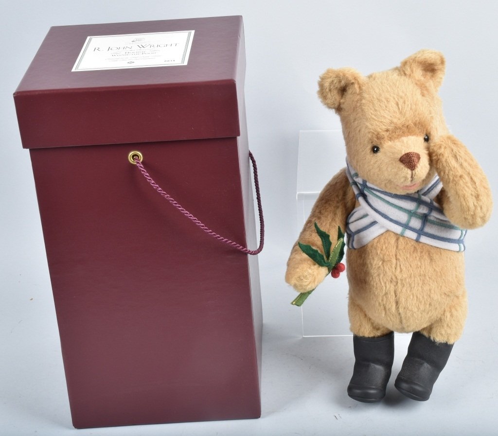 R. JOHN WRIGHT HOLIDAY WINNIE-THE-POOH NMIB (1 of 5)