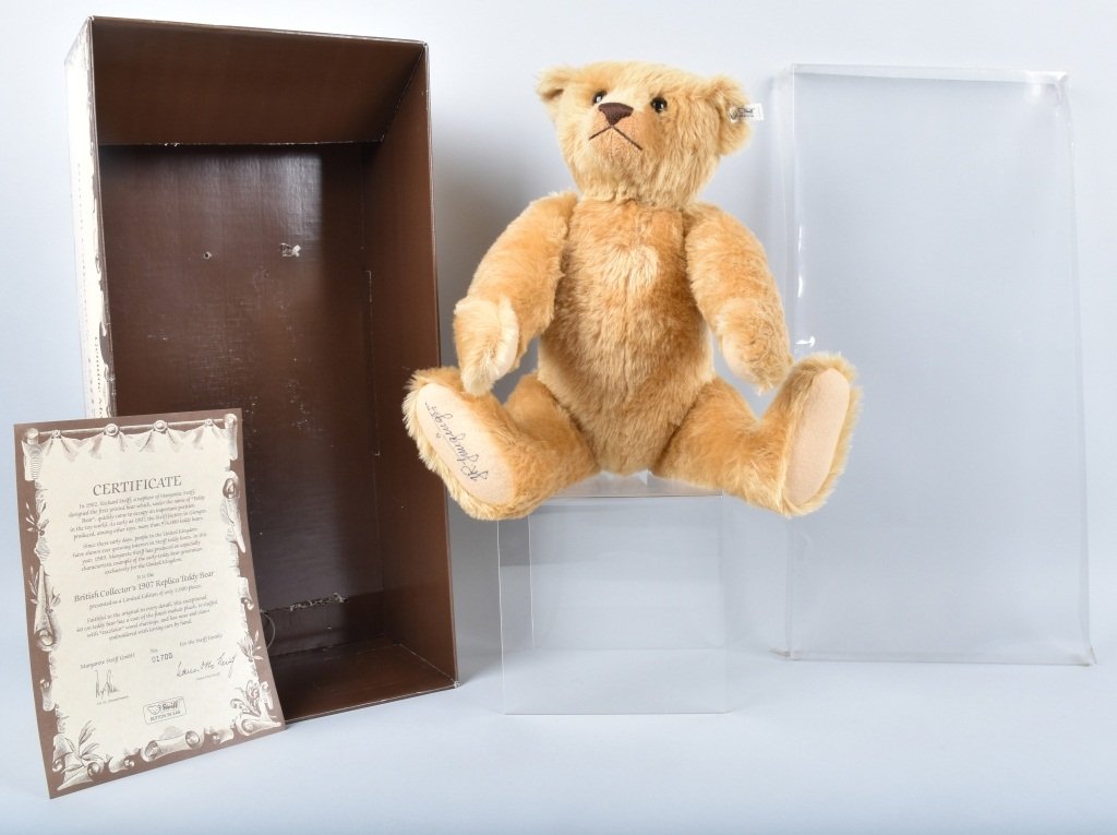 STEIFF BRITISH COLLECTORS BEAR NMIB (1 of 7)