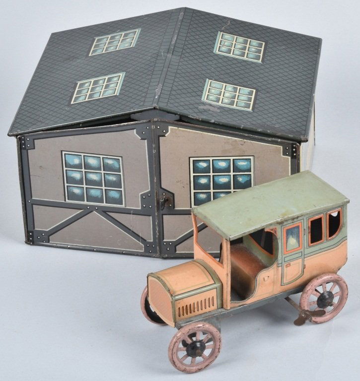 BING GARGE w/ Tin Windup CAR (1 of 8)