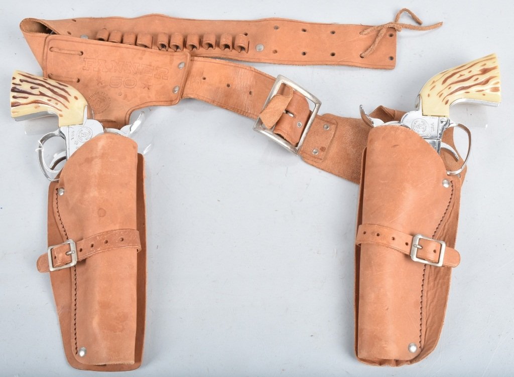 MATTEL FANNER 50 CAP GUNS & HOLSTER (1 of 4)