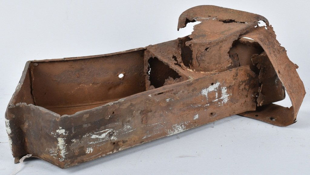 HARLEY DAVIDSON PRE TEENS TOOL / BATTERY BOX (1 of 3)