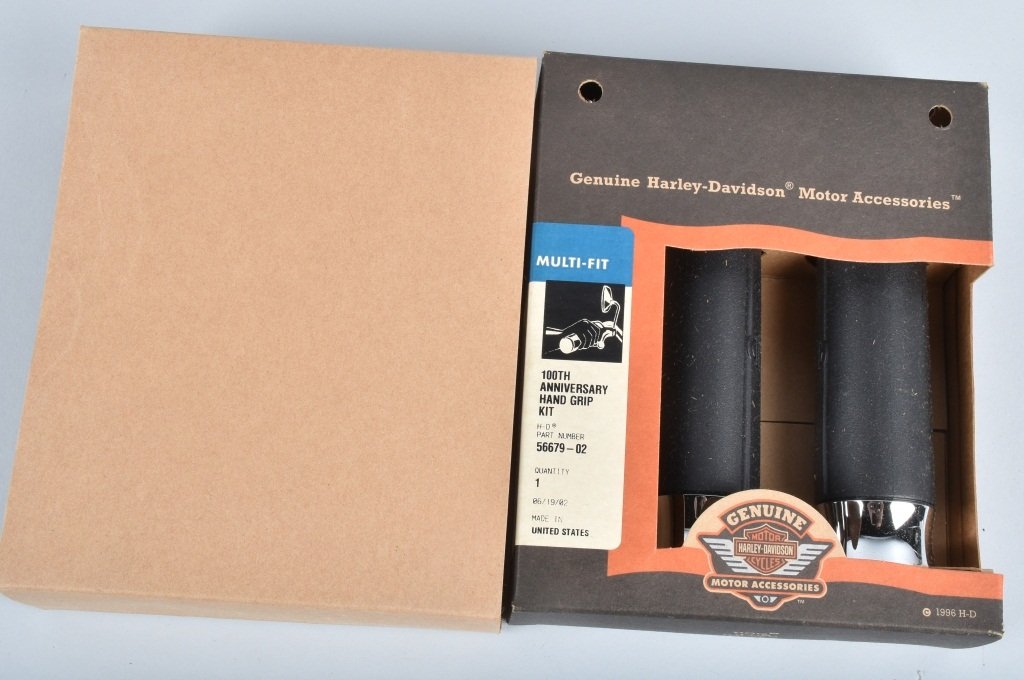 HARLEY DAVIDSON 100th ANNIVERSARY HAND GRIPS (1 of 3)