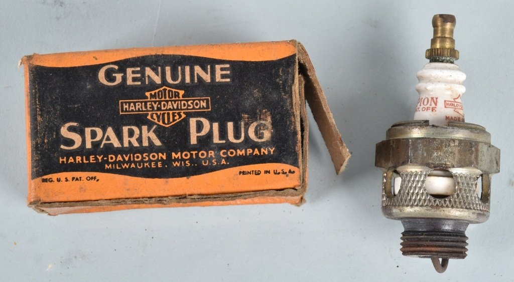 HARLEY DAVIDSON 18MM, SPARK PLUG: Part No. HRD 37-09C, Used in the original box