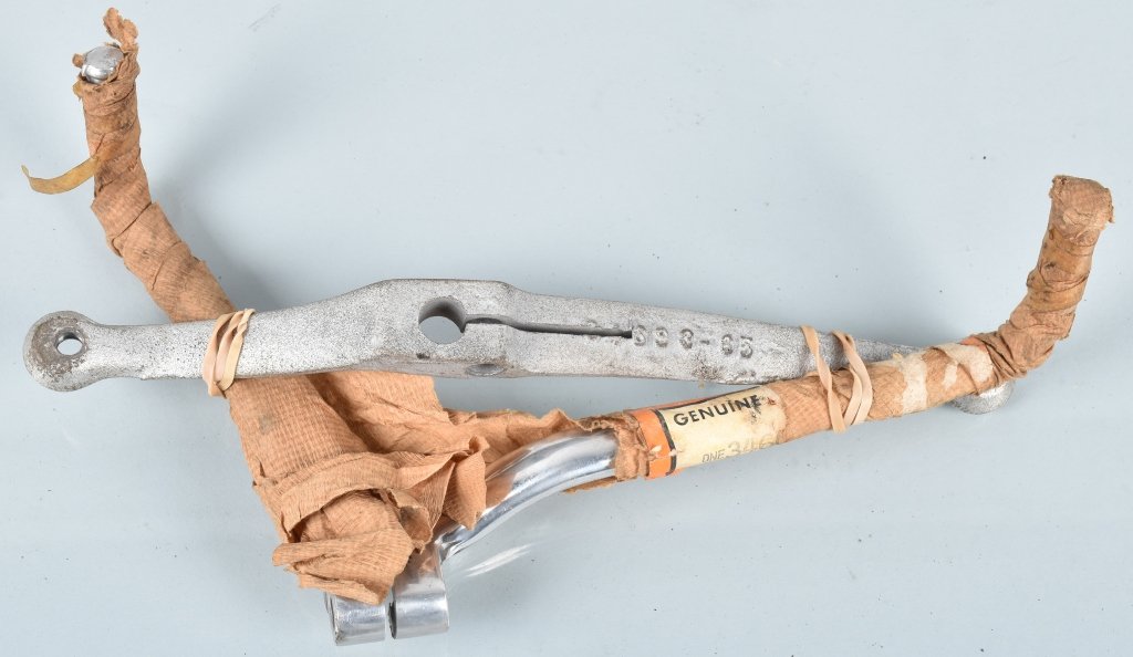 2-HARLEY DAVIDSON NOS FOOT SHIFT LEVERS (1 of 3)