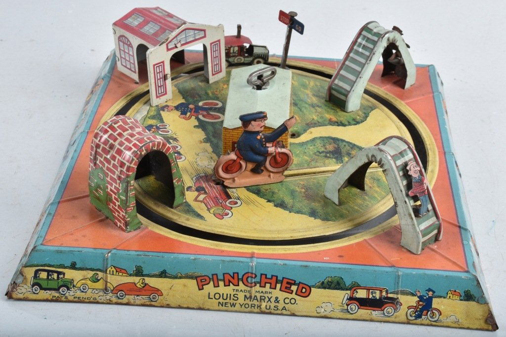 MARX Tin Windup PINCHED (1 of 5)