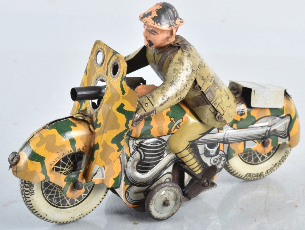 METTOY Tin Windup SOLDIER ON MOTORCYCLE (1 of 4)