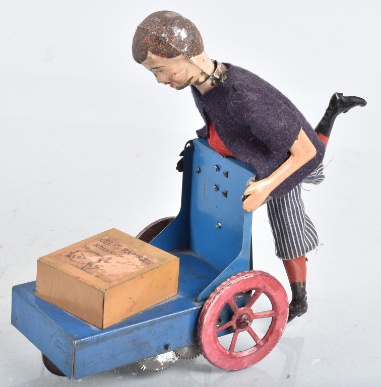 MARTIN Tin Windup BOY WITH BAGGAGE CART (1 of 7)