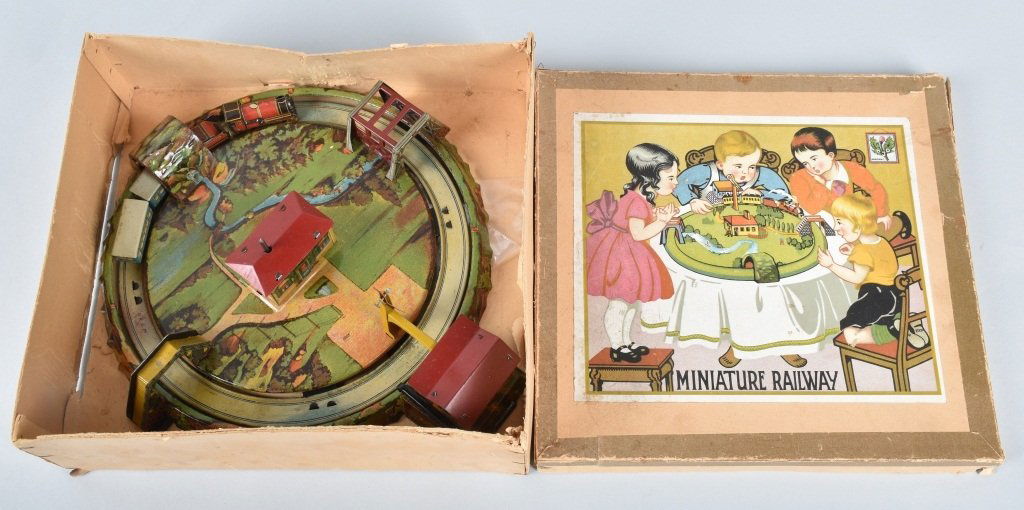 GERMANY Tin Windup MINIATURE RAILWAY w/ BOX (1 of 10)