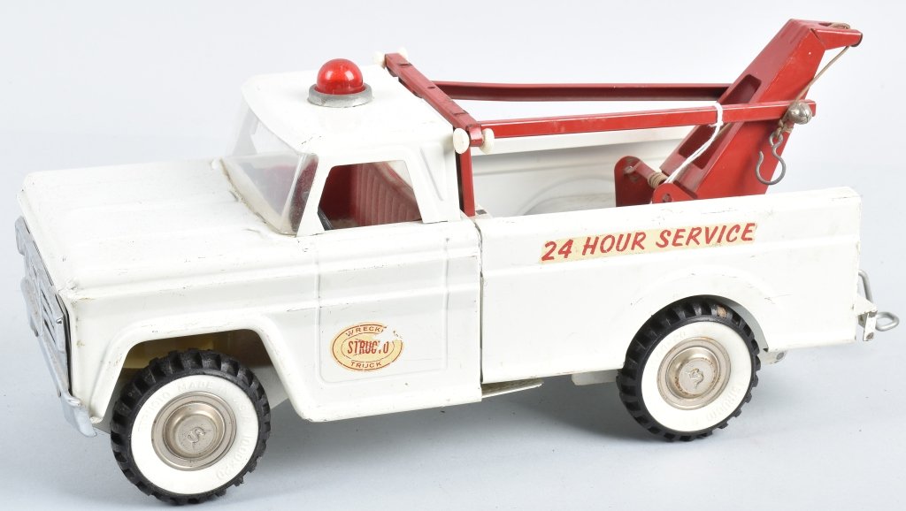 STRUCTO Pressed Steel TOW TRUCK (1 of 4)