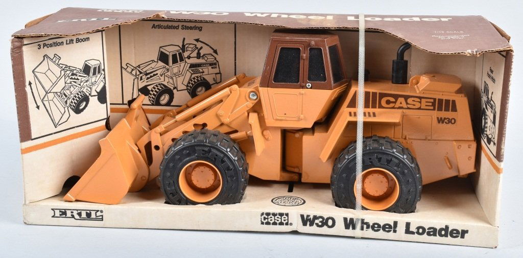 ERTL CASE W30 WHEEL LOADER w/BOX (1 of 3)