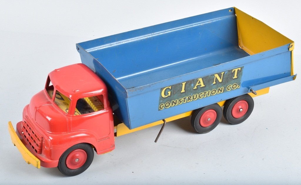 WYANDOTTE GIANT CONSTRUCTION CO. DUMP TRUCK (1 of 4)