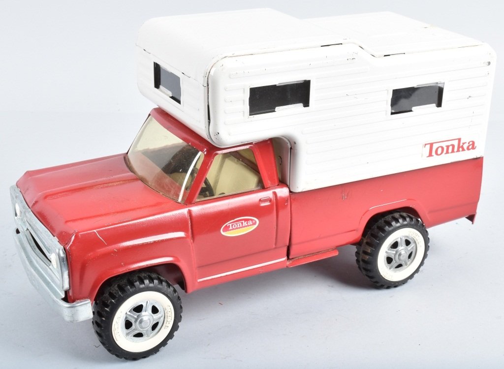 TONKA PICKUP TRUCK WITH CAMPER TOP: All original with nice paint. 14" Excellent