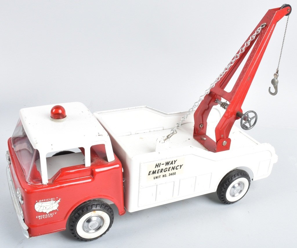 NYLINT FORD HI-WAY EMERGENCY TOW TRUCK: All original with nice paint. 16" Excellent