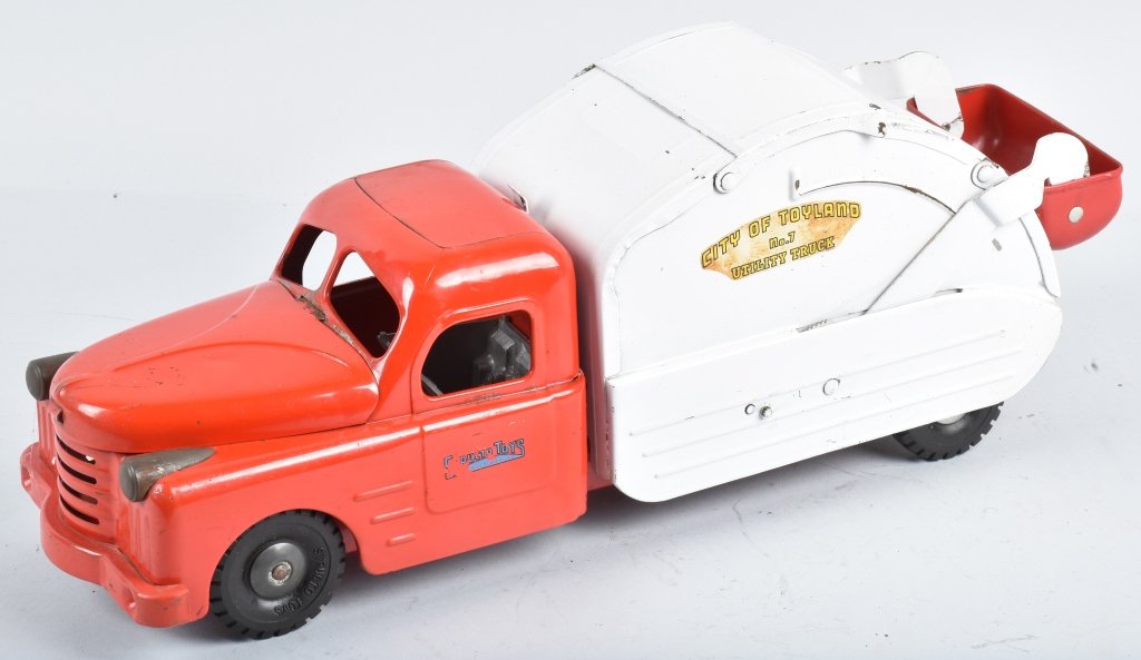 STRUCTO CITY OF TOYLAND GARBAGE TRUCK (1 of 5)