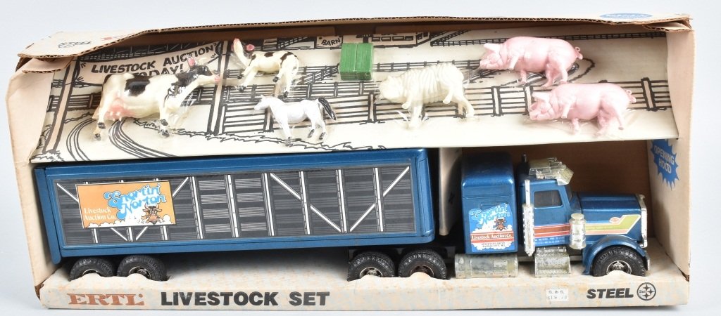 ERTL SNORTIN NORTON LIVE STOCK AUCTION SET MIB: Mint sealed in the box. 23" Excellent-Near Mint