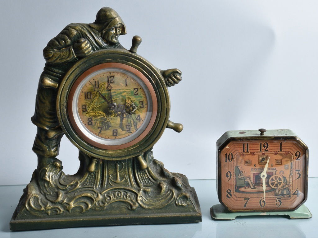 2- ANIMATED CLOCKS, SAILOR & SPINNING WHEEL (1 of 8)