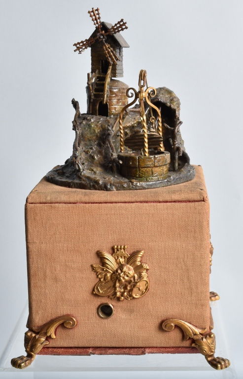 WINDMILL and  WELL MUSIC BOX, VINTAGE (1 of 9)