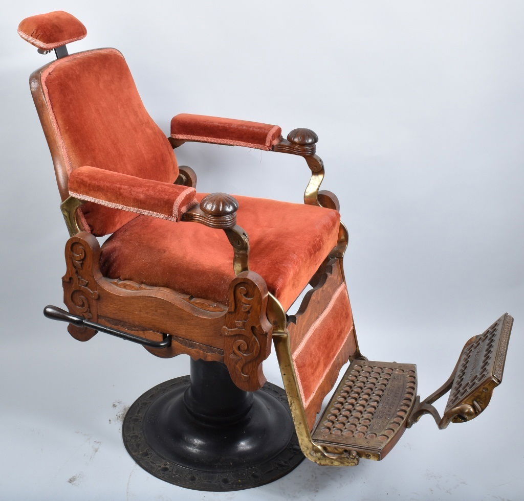 ANTIQUE BERINGHAUS HERCULES BARBER CHAIR (1 of 11)