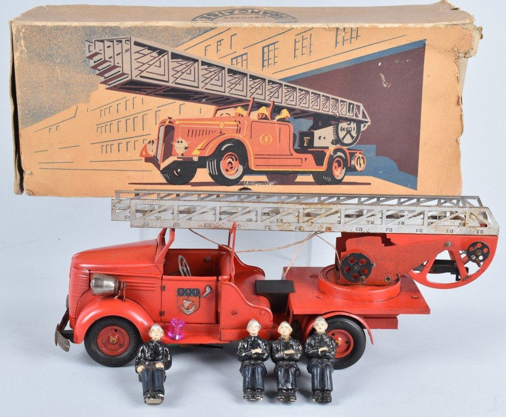 VeBe Tin Windup FIRE LADDER TRUCK w/ BOX (1 of 9)