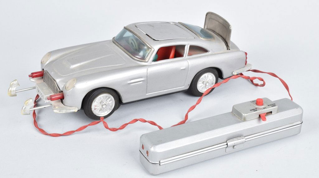 JAPAN Battery Op JAMES BOND ASTON MARTIN (1 of 5)
