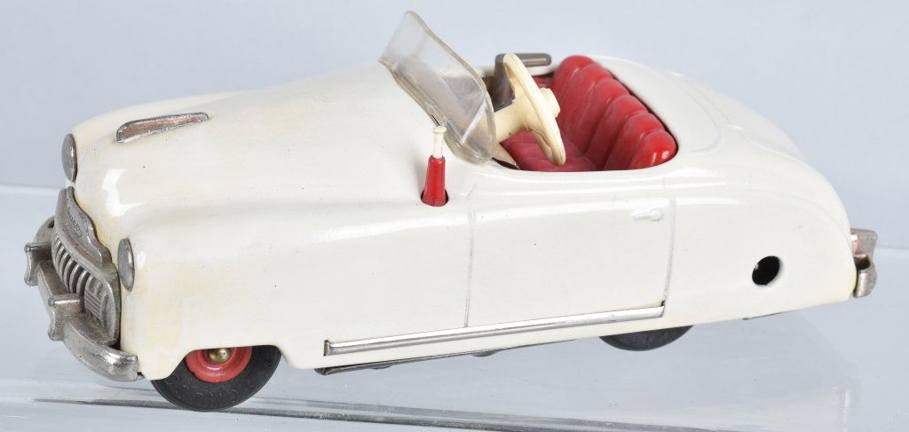 SCHUCO Windup 4012 RADIO CAR (1 of 5)