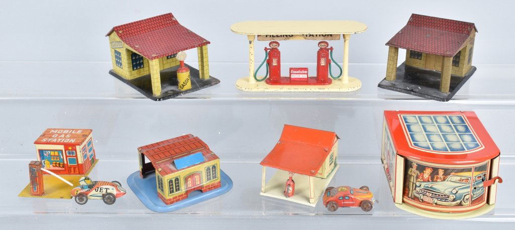 LOT OF PENNY TOY GAS STATIONS (1 of 9)