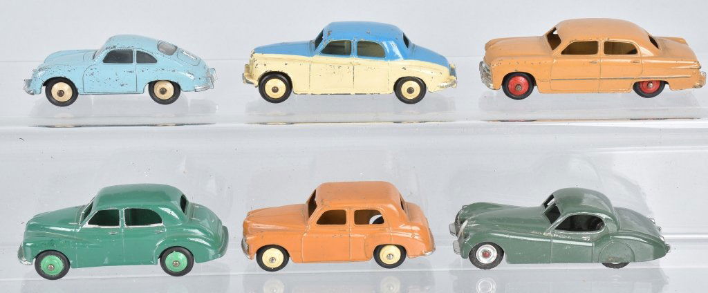 6 ENGLISH ISSUE DINKY CARS 156 157 182 (1 of 3)