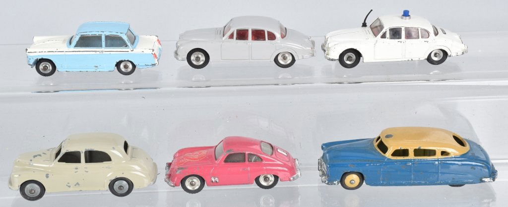 6 ENGLISH ISSUE DINKY CARS 189 195 182 (1 of 3)