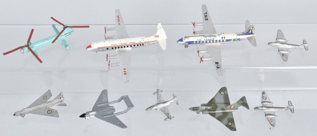 9 ENGLISH ISSUE DINKY AIRPLANES (1 of 3)