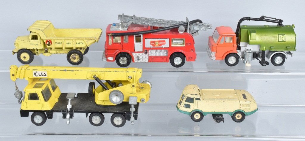 LOT OF 5 DINKY TRUCKS  ENGLISH & FRENCH CRANE FIRE (1 of 3)