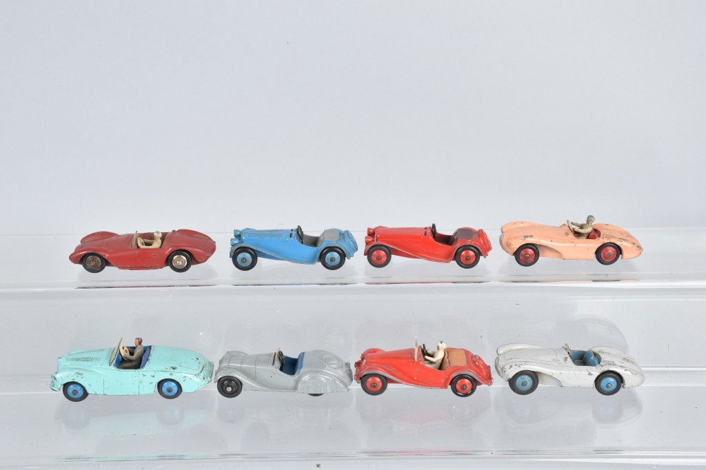 8 FRANCH & ENGLISH ISSUE DINKY SPORTSCARS 22A (1 of 3)