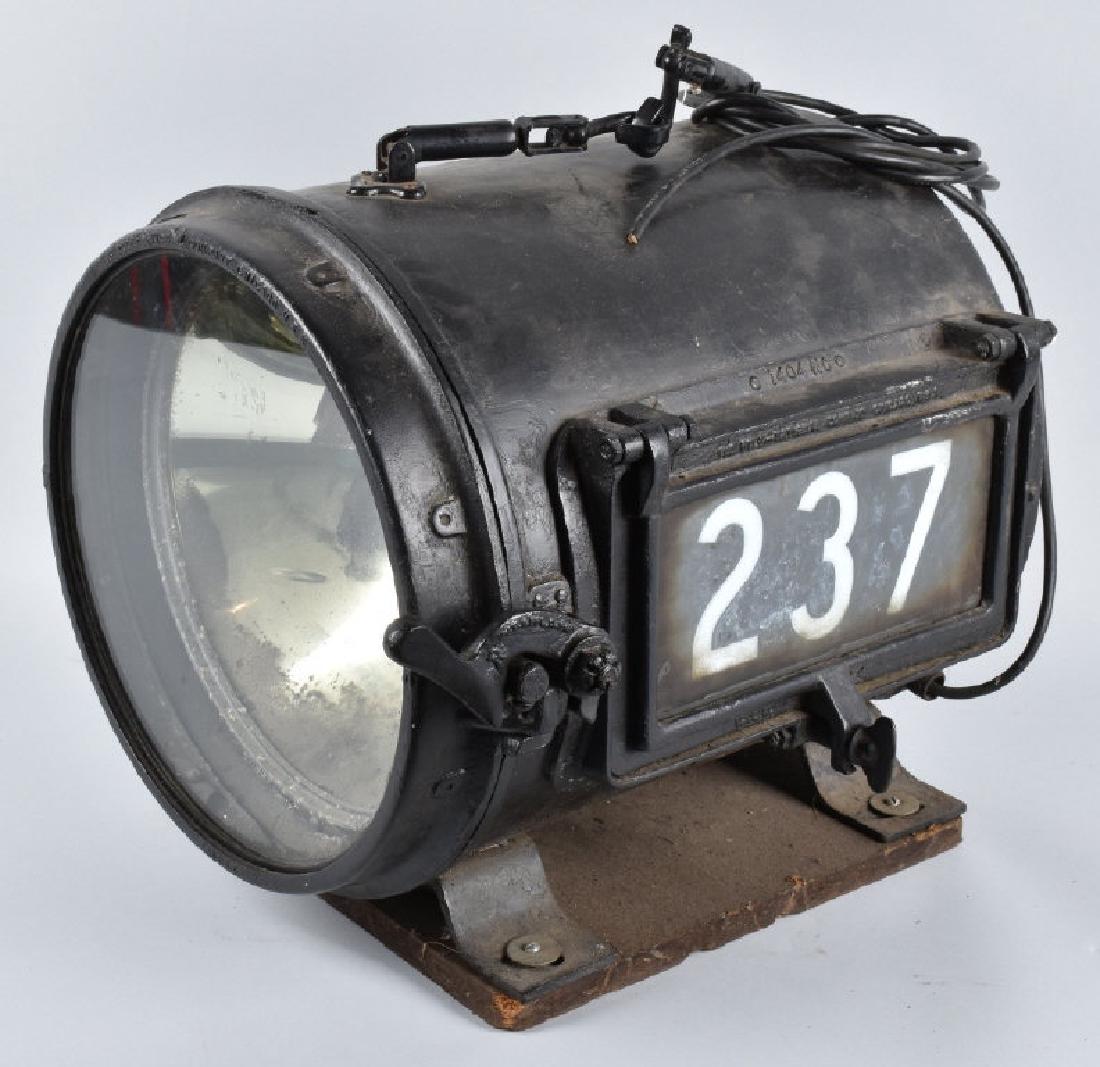 Early Pyle National LOCOMOTIVE HEADLIGHT (1 of 4)