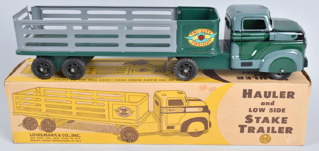 MARX TRI-CITY LOW SIDE STAKE HAULER w/ BOX (1 of 10)