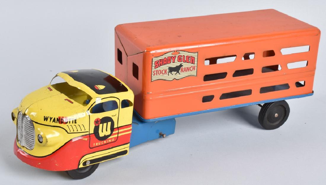 WYANDOTTE SHADY GLEN LIVESTOCK TRUCK (1 of 5)